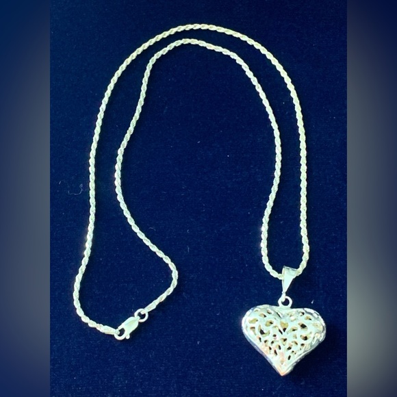 Sterling Heart Pendant Filigree Cut Out Puffy Scrolling Signed SU 925 Vintage - Picture 3 of 10